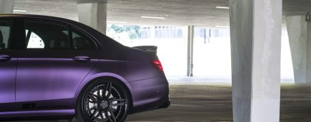 Mercedes-AMG E63 W213 - Folierung in KPMF Purple Black Iridescent Matt