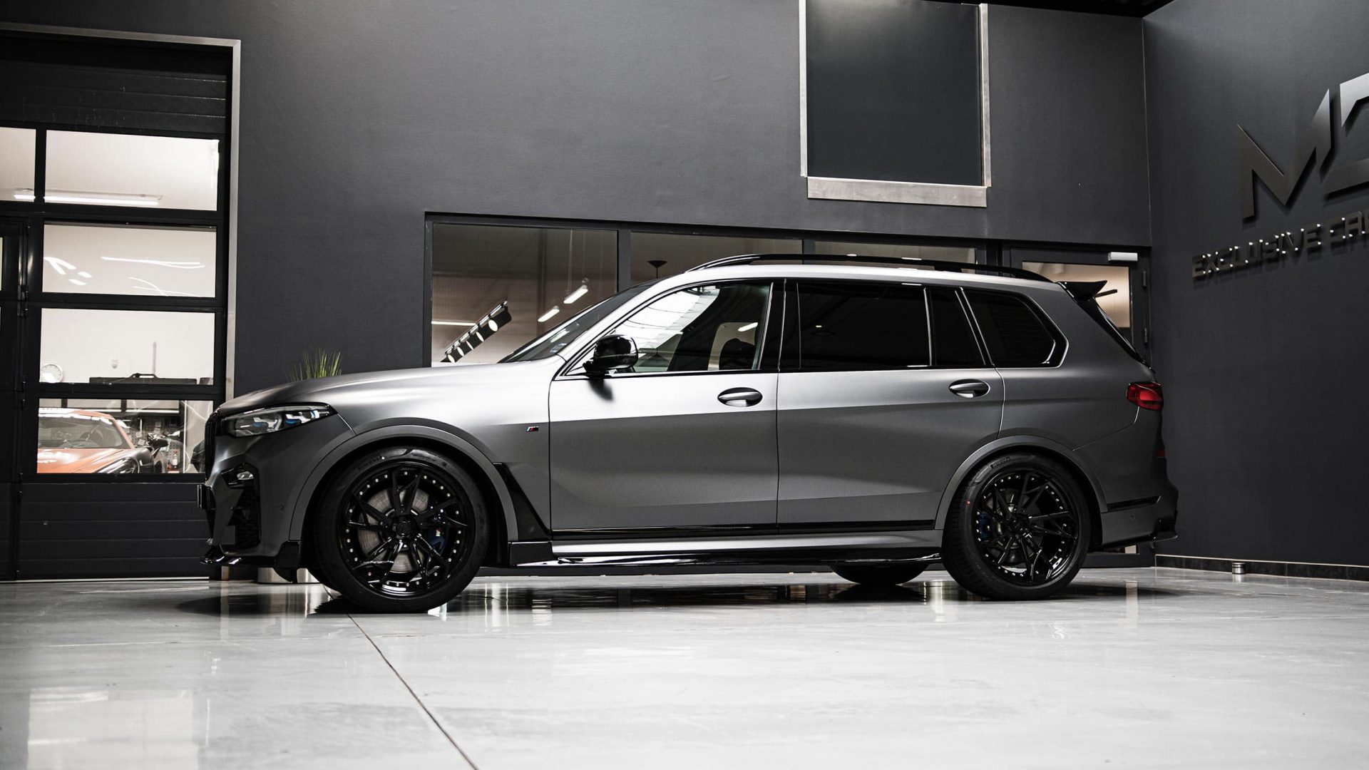 Bmw X7 G07 - Wrapping In Pwf Matt Dark Charcoal Cc 4015 - M&d Exclusive 