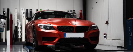 BMW Z4 G29 - Wrapping in PWF Matt Anodized Red 2.0 CC 4043