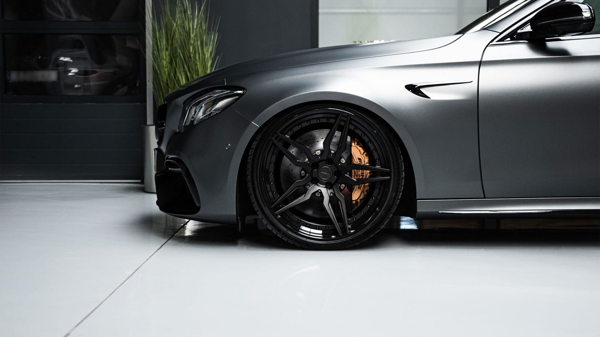 Mercedes AMG E63s S213 T Modell Wrapping In PWF Matt Dark Charcoal CC 4015 M D Exclusive