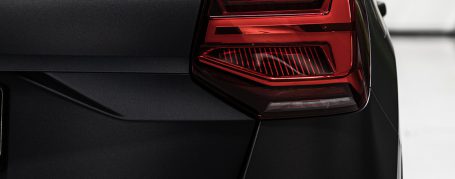 Audi Q2 - Folierung in PWF Matt Dark Charcoal CC 4015