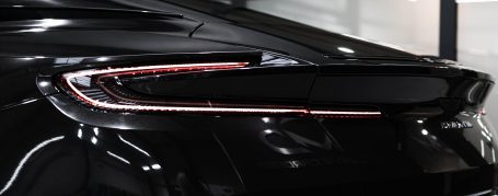 Aston Martin DB11 - Folierung in Oracal Black Metallic