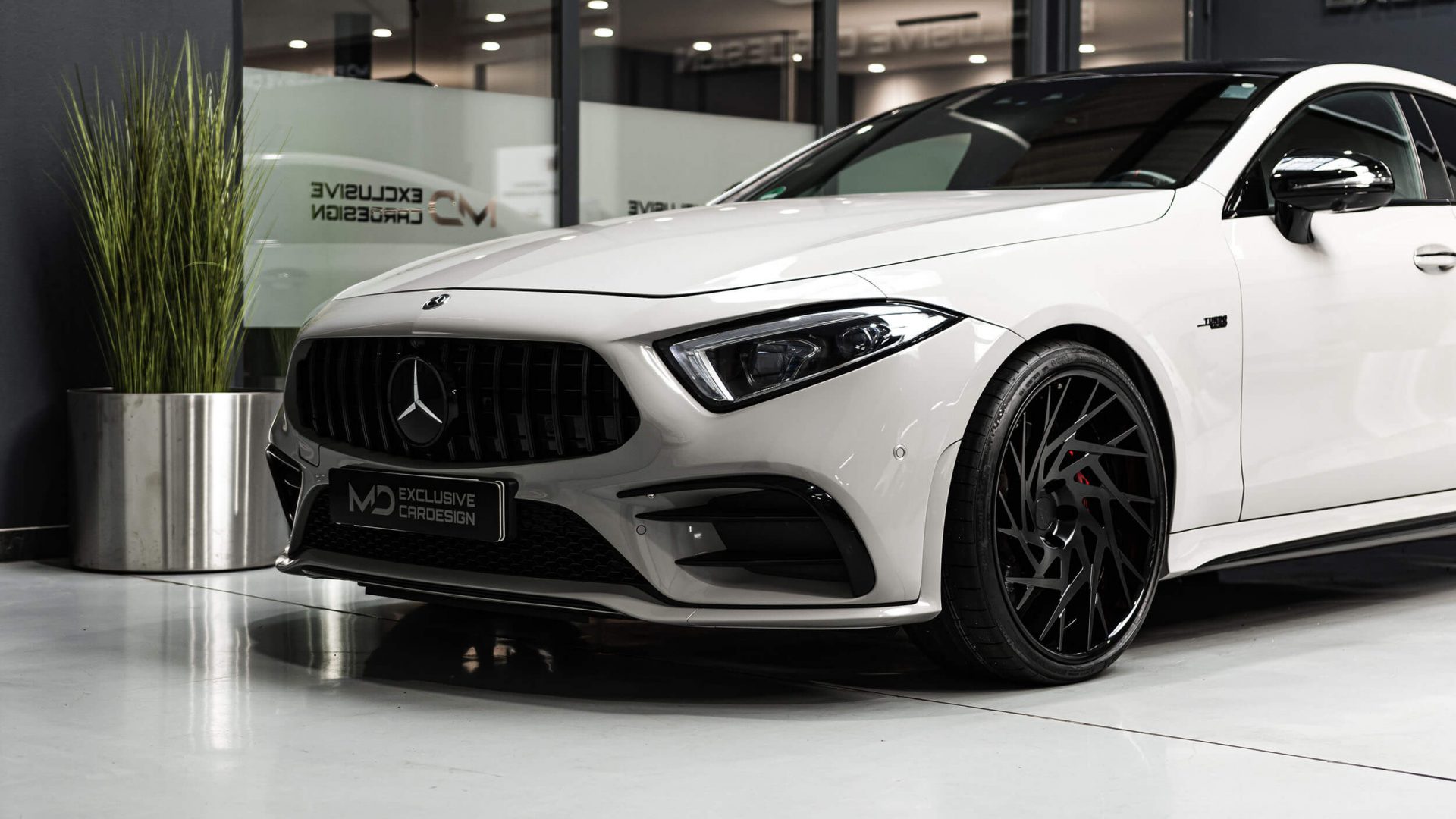 MercedesAMG CLS 53 C257 Folierung in PWF Chalk Grey CC 4166 M&D