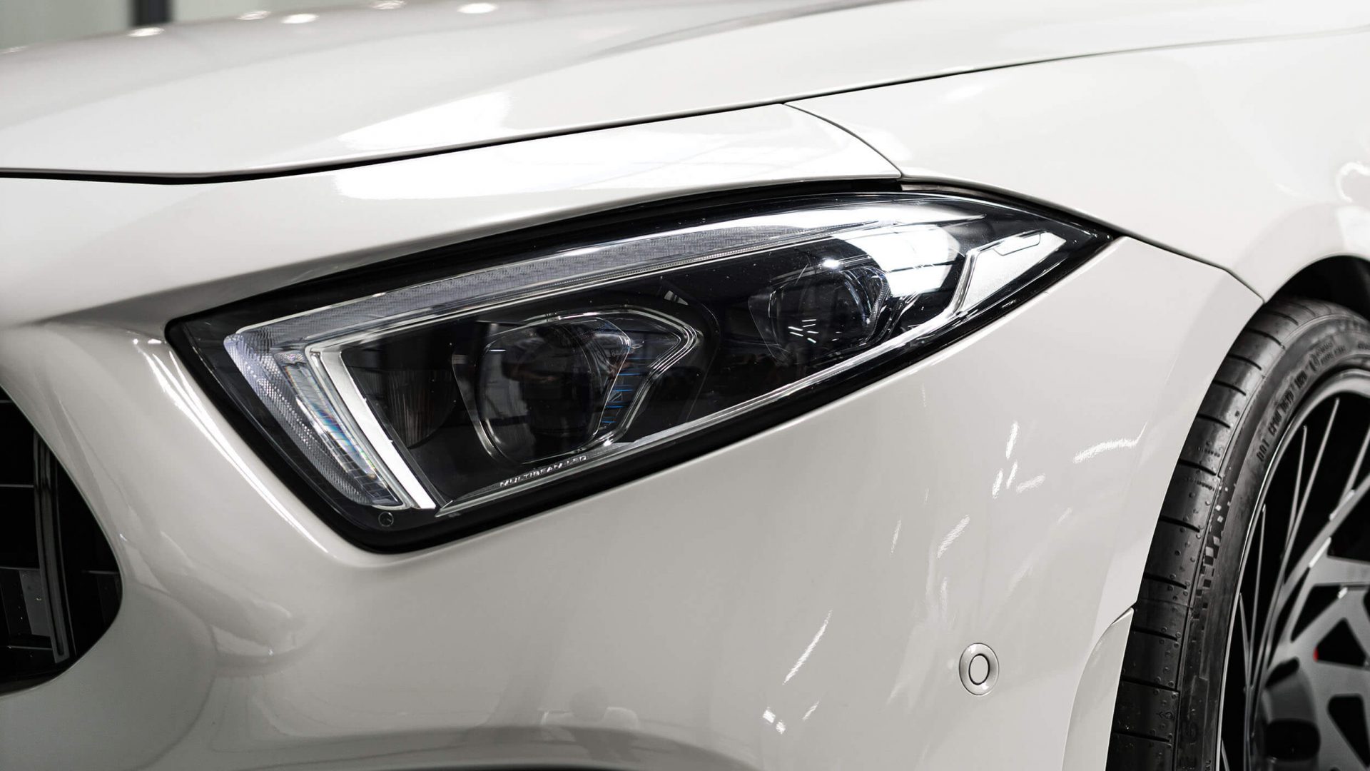 MercedesAMG CLS 53 C257 Folierung in PWF Chalk Grey CC 4166 M&D