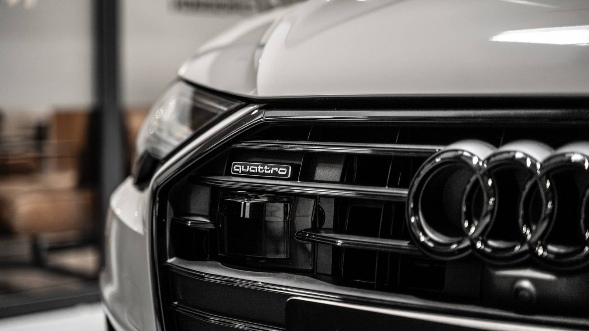 Audi A6 C8 Avant Vollfolierung in PWF Chalk Grey Fahrzeugfolierung